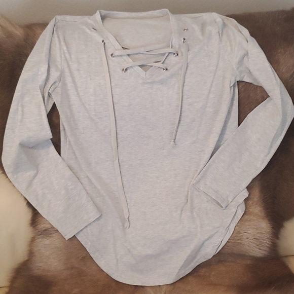 LAST ONE! Lace Up Long Sleeve Tee Tshirt Top - Picture 2 of 2